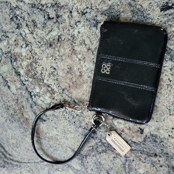 Coach Handbags - Coach Wristlet